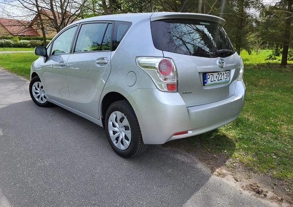 Toyota Verso cena 21900 przebieg: 196000, rok produkcji 2009 z Złotów małe 56